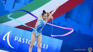 aa q grueniger lauren sui ph simone ferraro sfa02283 copia